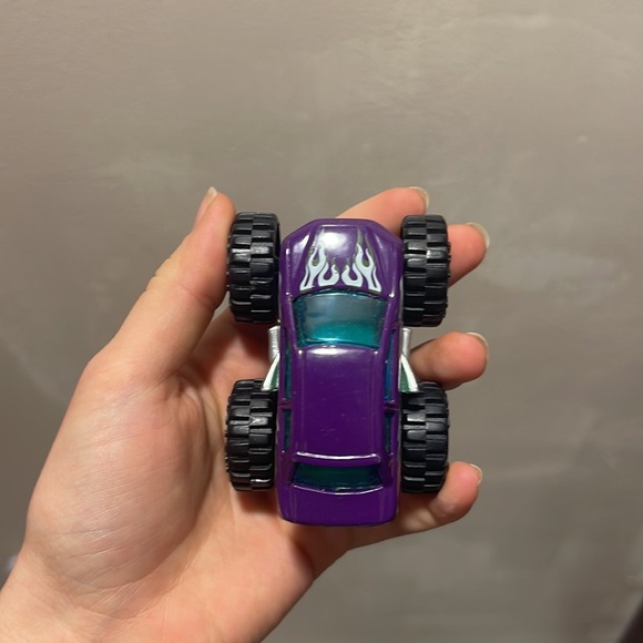 4x4 express wheels toy car - Picture 6 of 7